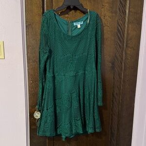 Emerald Green Bell-Sleeved Long Sleeve Lace Dress